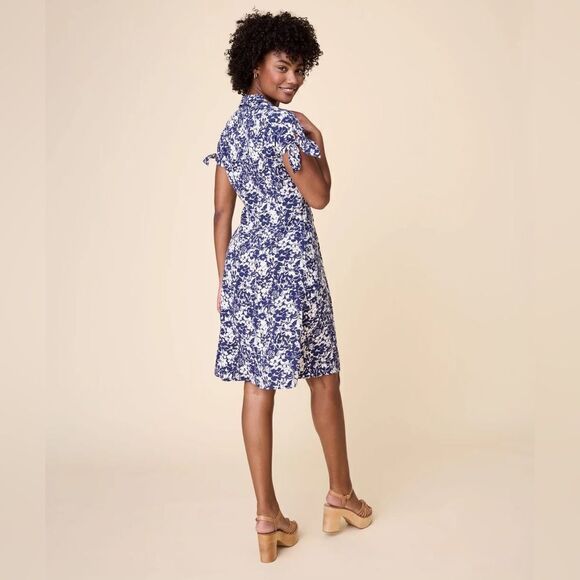 Untuckit Camille Dress Woman’s 14 Blue White Floral Print Button Front Pockets - Picture 2 of 13